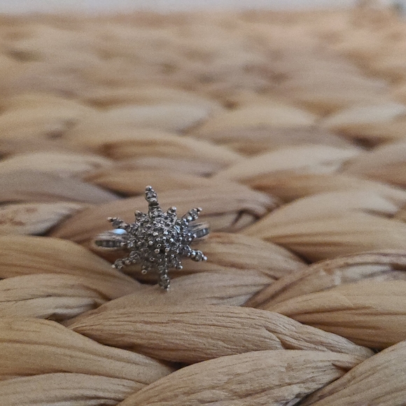Snowflake diamond ring in sterling silver Snowflake jewelry silver diamond ring - Picture 4 of 8